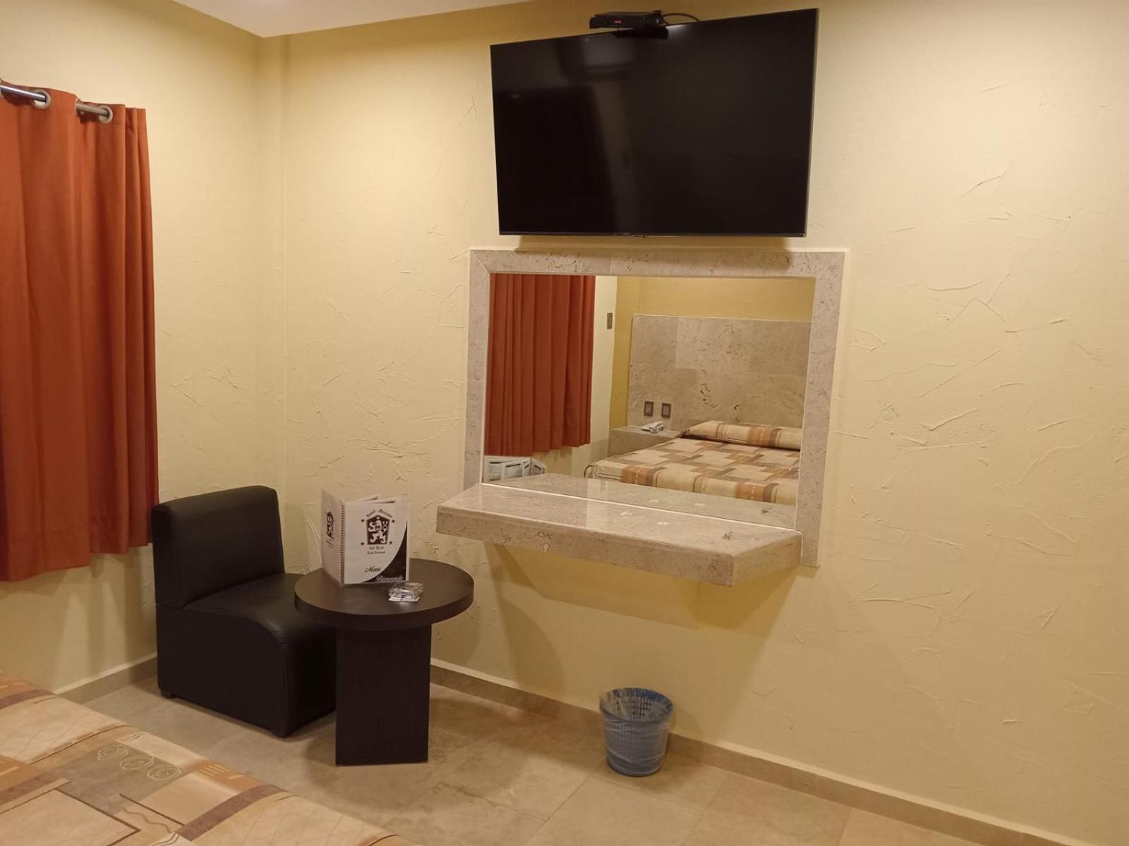 Hotel Parador Del Rey テミスコ エクステリア 写真
