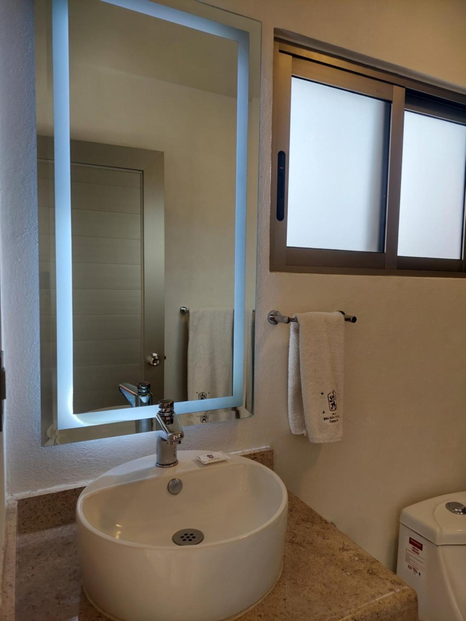 Hotel Parador Del Rey テミスコ エクステリア 写真